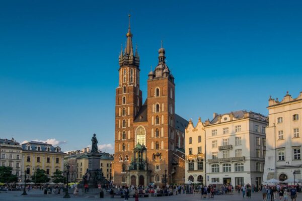Nowe mieszkania w Krakowie – czy warto kupować na rynku pierwotnym?
